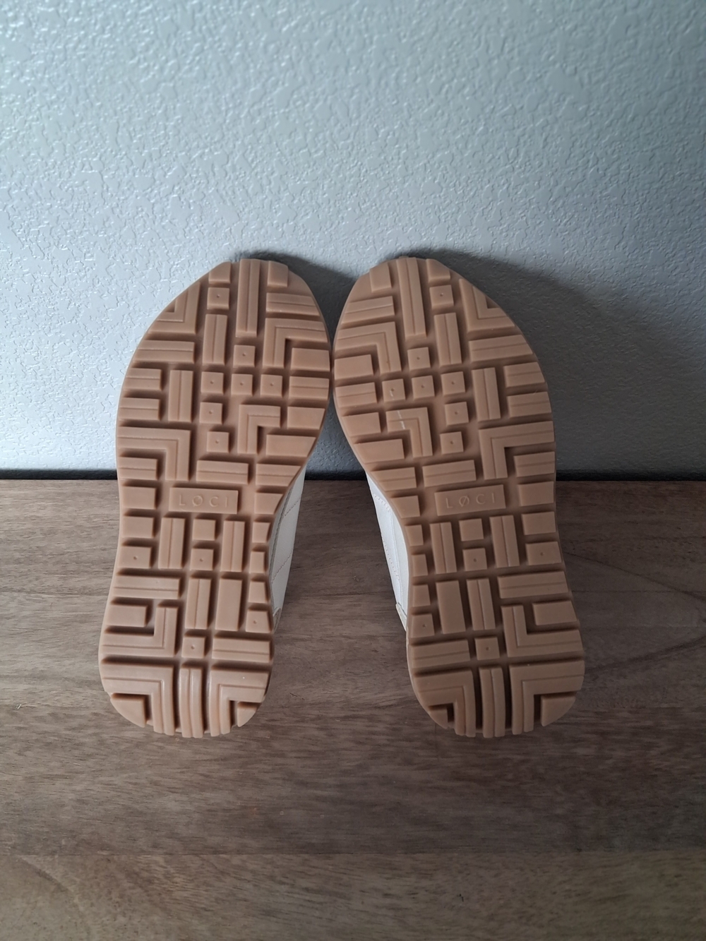 Loci Womens White Sneakers with Tan Accents - Picture 5 of 6